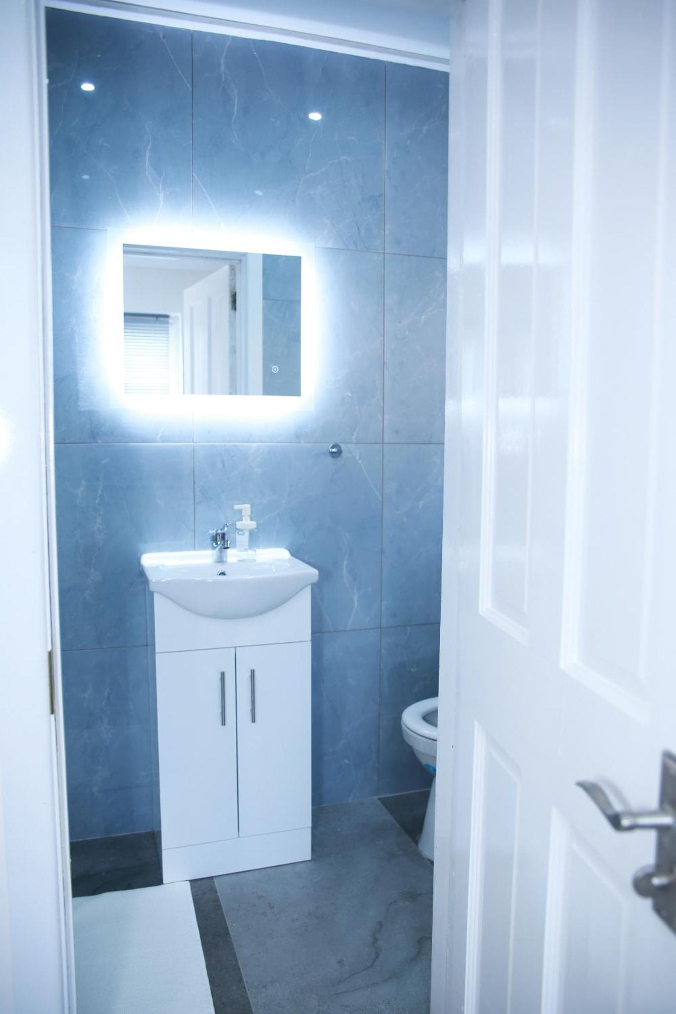 South Harrow Apartment 런던 외부 사진