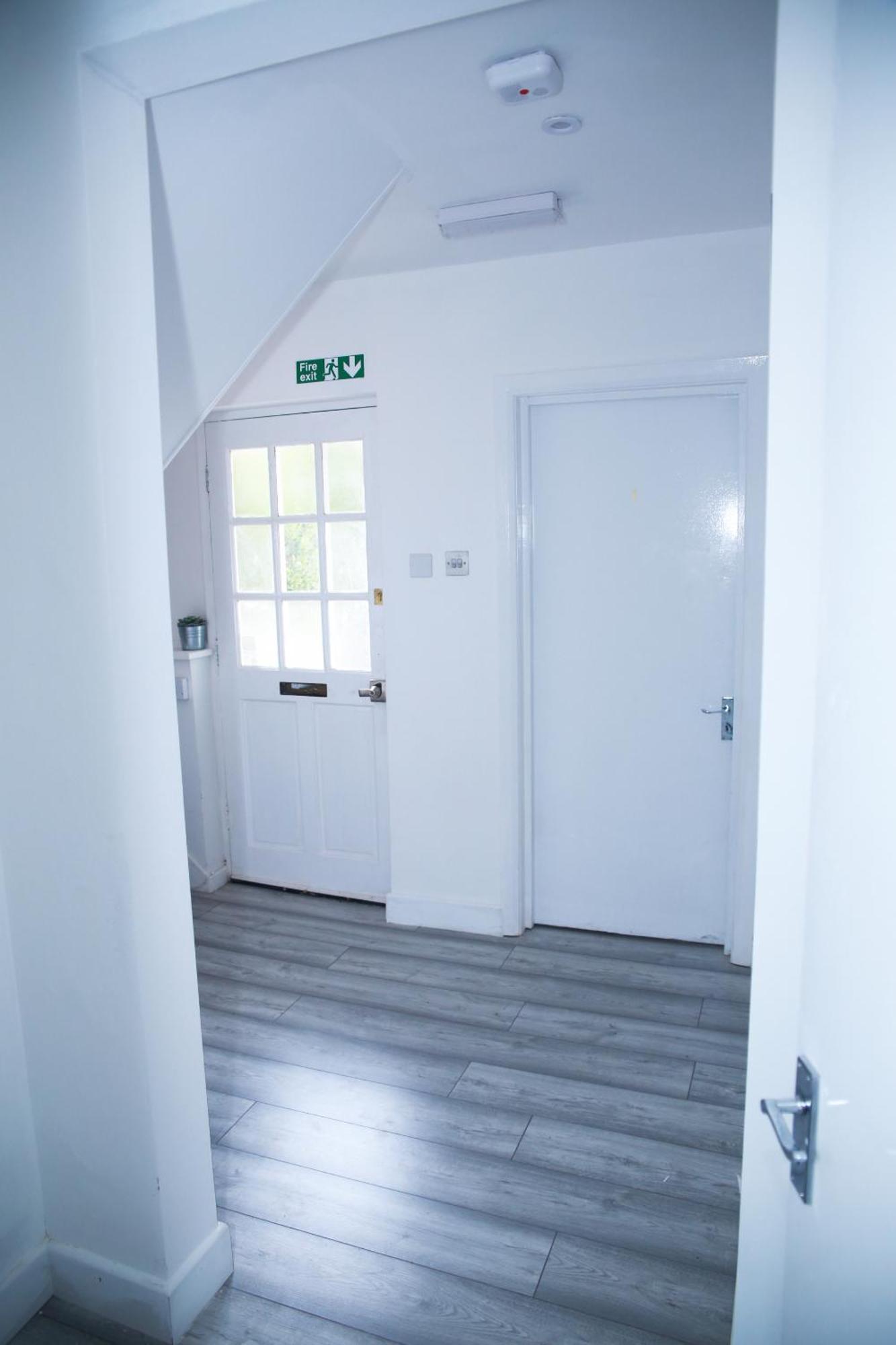 South Harrow Apartment 런던 외부 사진
