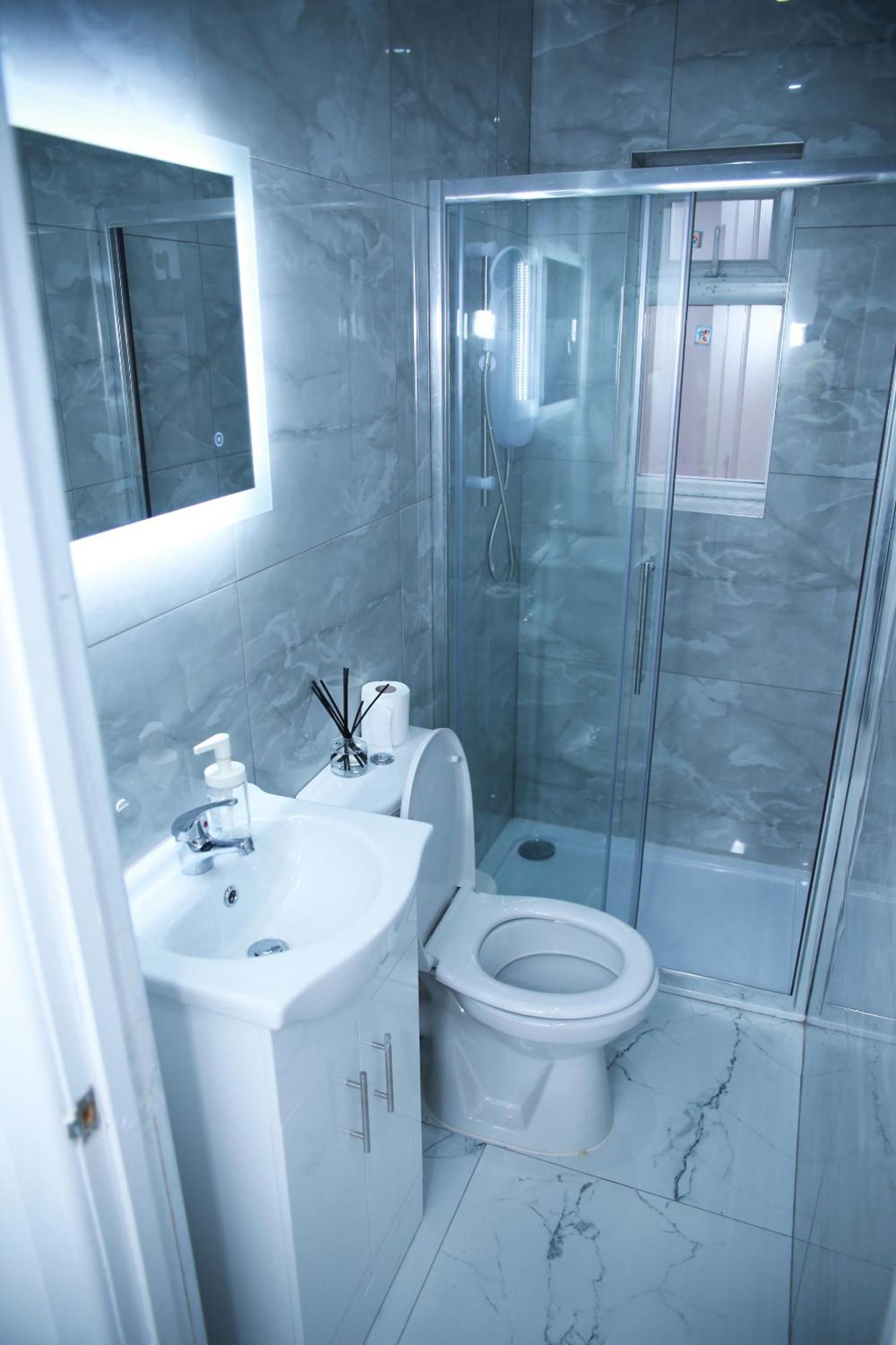 South Harrow Apartment 런던 객실 사진