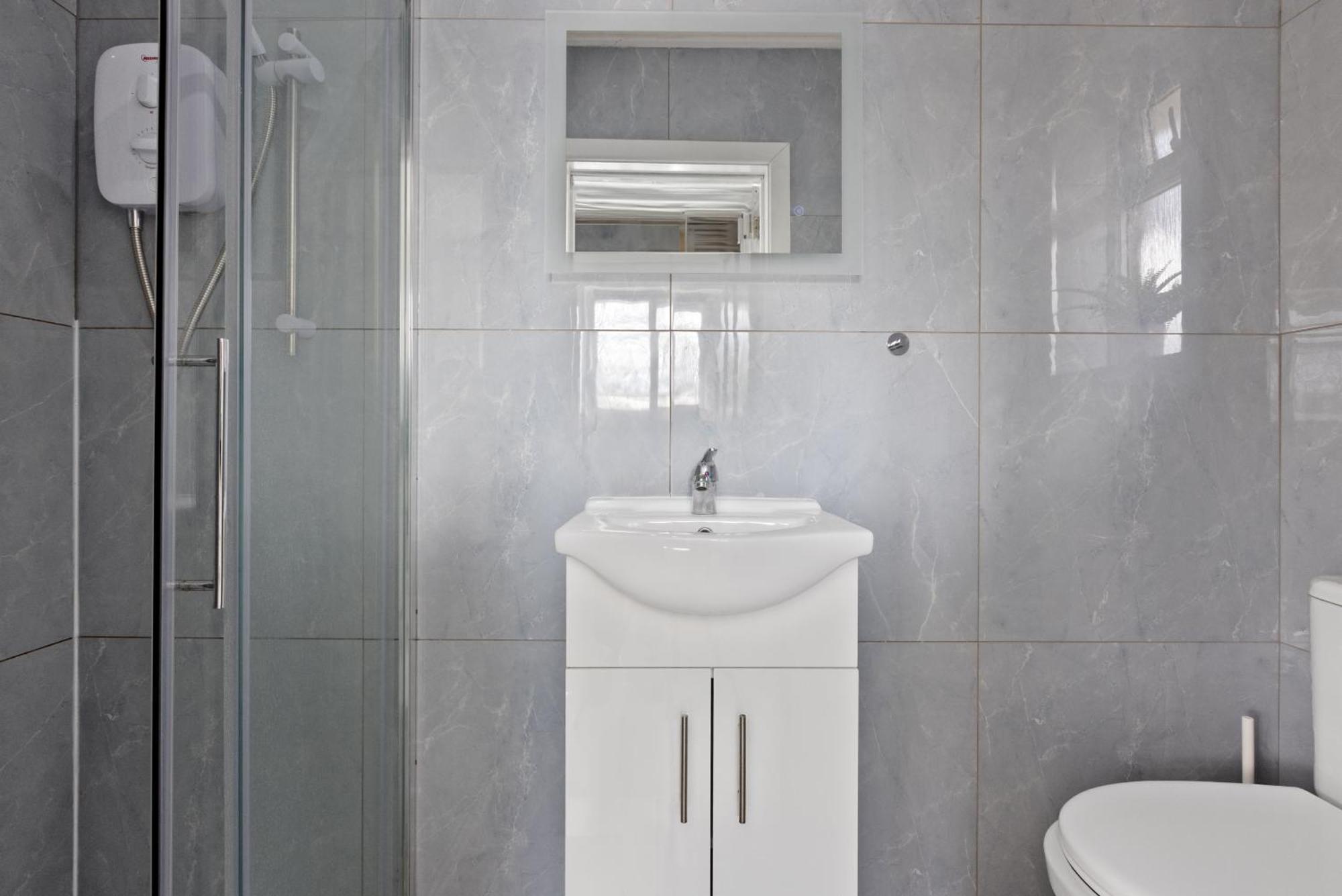 South Harrow Apartment 런던 외부 사진
