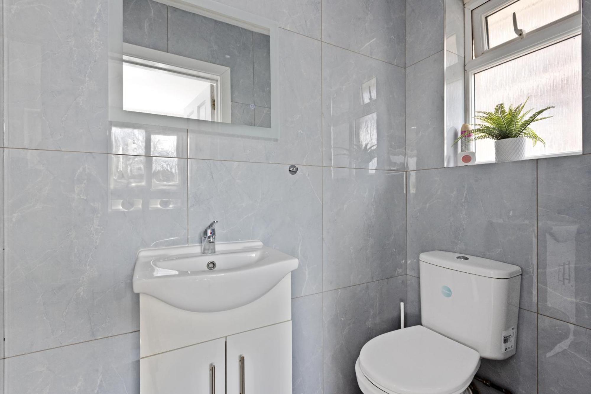 South Harrow Apartment 런던 외부 사진